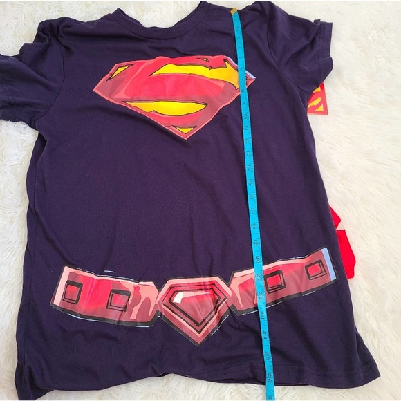 Superman Character Costume Graphic Tee With Attached Cape SZ M NWT - Picture 8 of 9